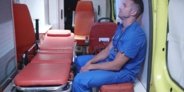 Macho Ambulance Driver Costs Life By Struggling to Show Off “Parallel Parking Skills”