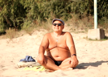 Man complains of sand in ass after beach visit. Sand urges there’s two sides to the story.