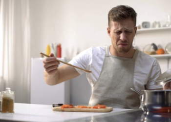 “Tastes Like Dogshit. Zero Stars.” Man Cooks for Himself